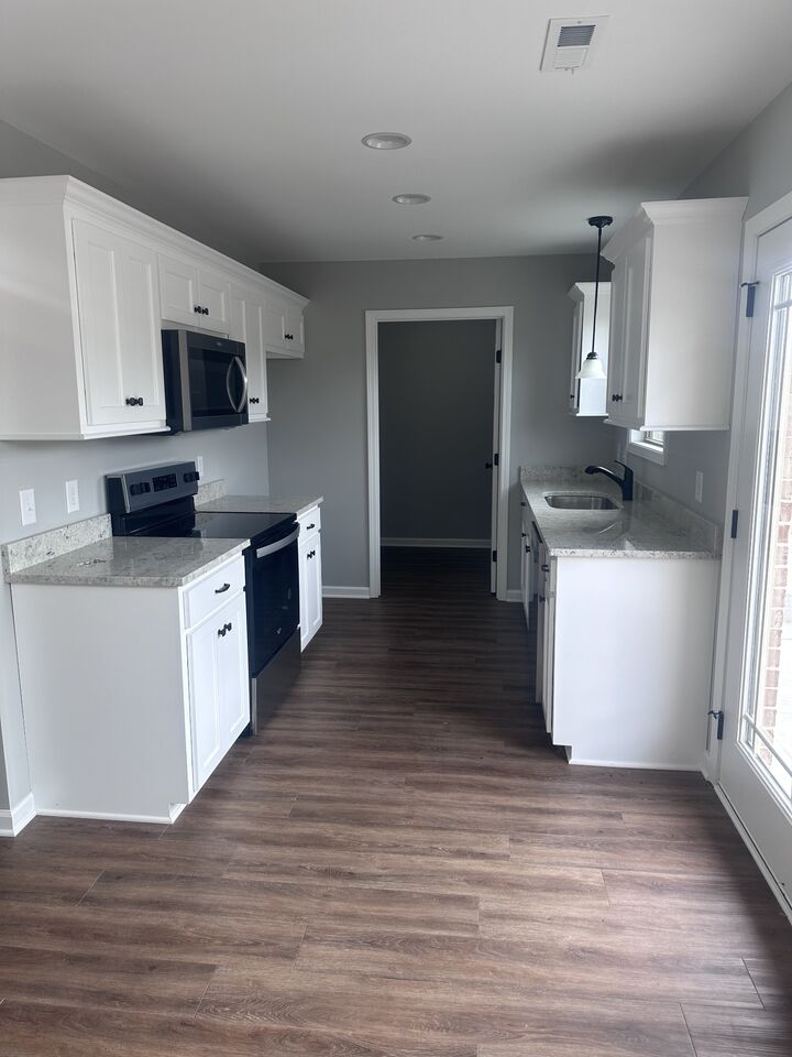 Property Photo:  1525 Green Ln  TN 37160 