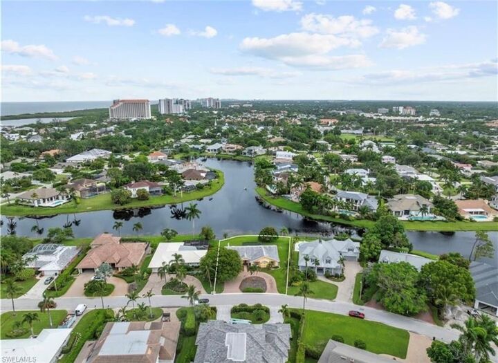 Property Photo:  497 Devils Ln  FL 34103 