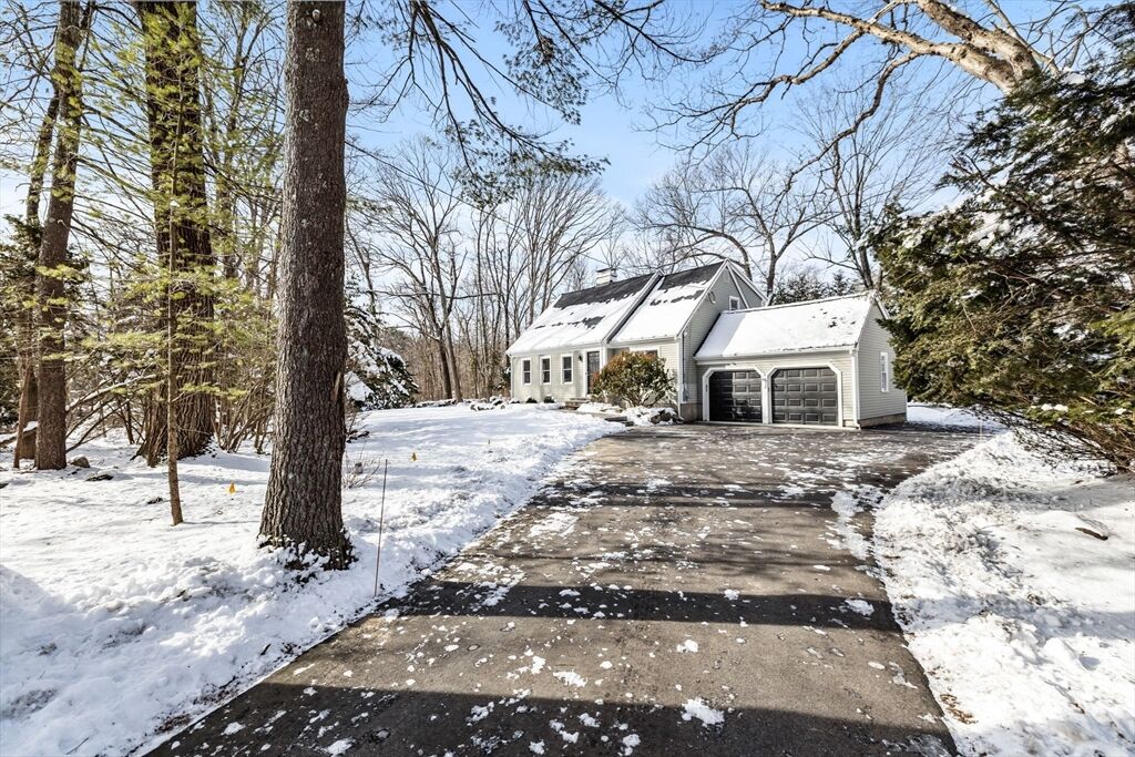 Property Photo:  8 Algonquin Rd  MA 01720 