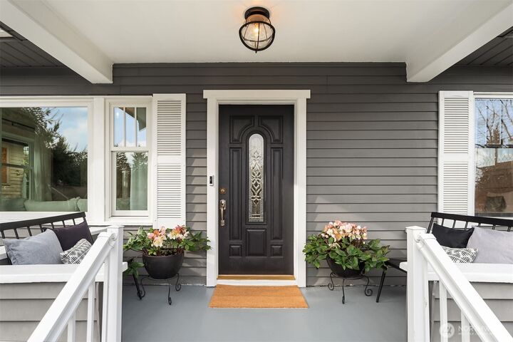 Property Photo:  5017  35th Avenue SW  WA 98126 