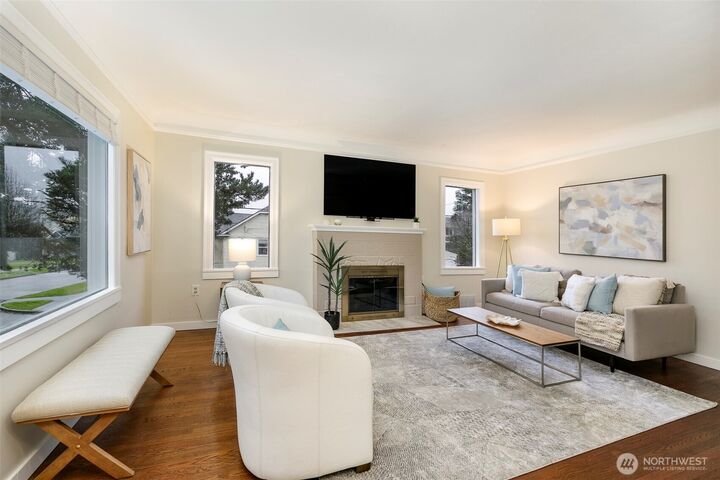 Property Photo:  7501  25th Avenue NW  WA 98117 