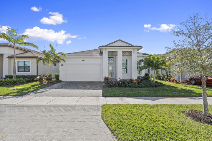 Property Photo:  2125 SE Mosaic Boulevard  FL 34984 