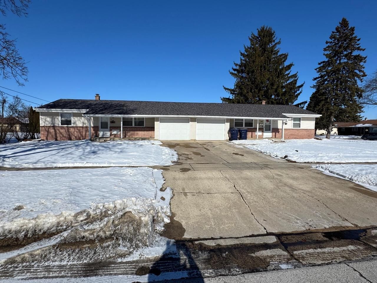 Property Photo: 2415-2419 Mt.zion Avenue WI 53545