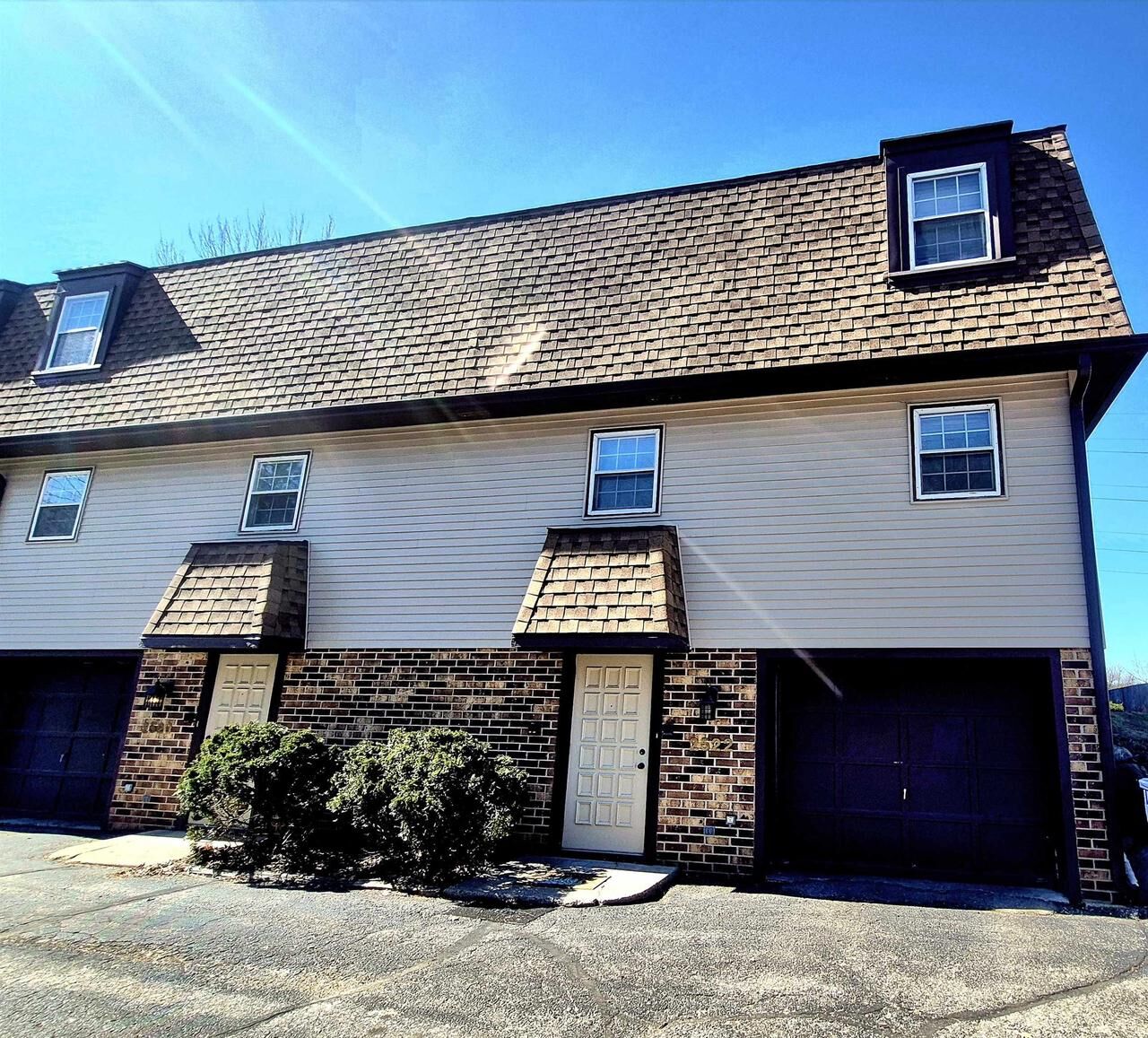 Property Photo:  2522 West Memorial Drive  WI 53548 