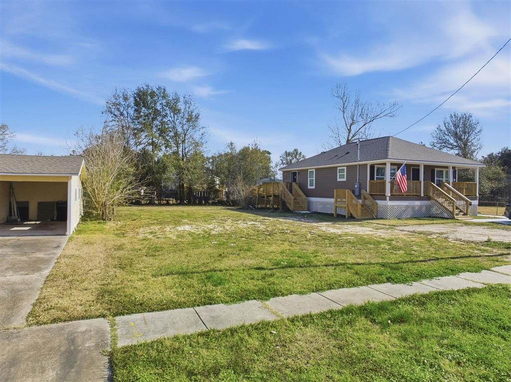 Property Photo:  207 Gelpi Drive  LA 70615 