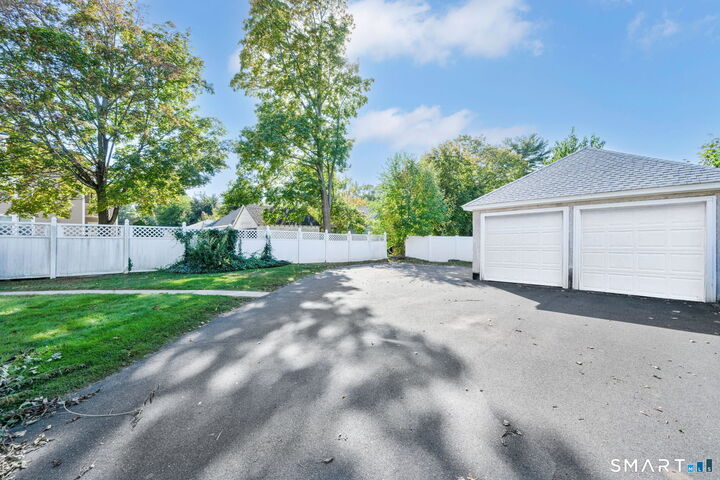 Property Photo:  89 Maplewood Avenue  CT 06119 