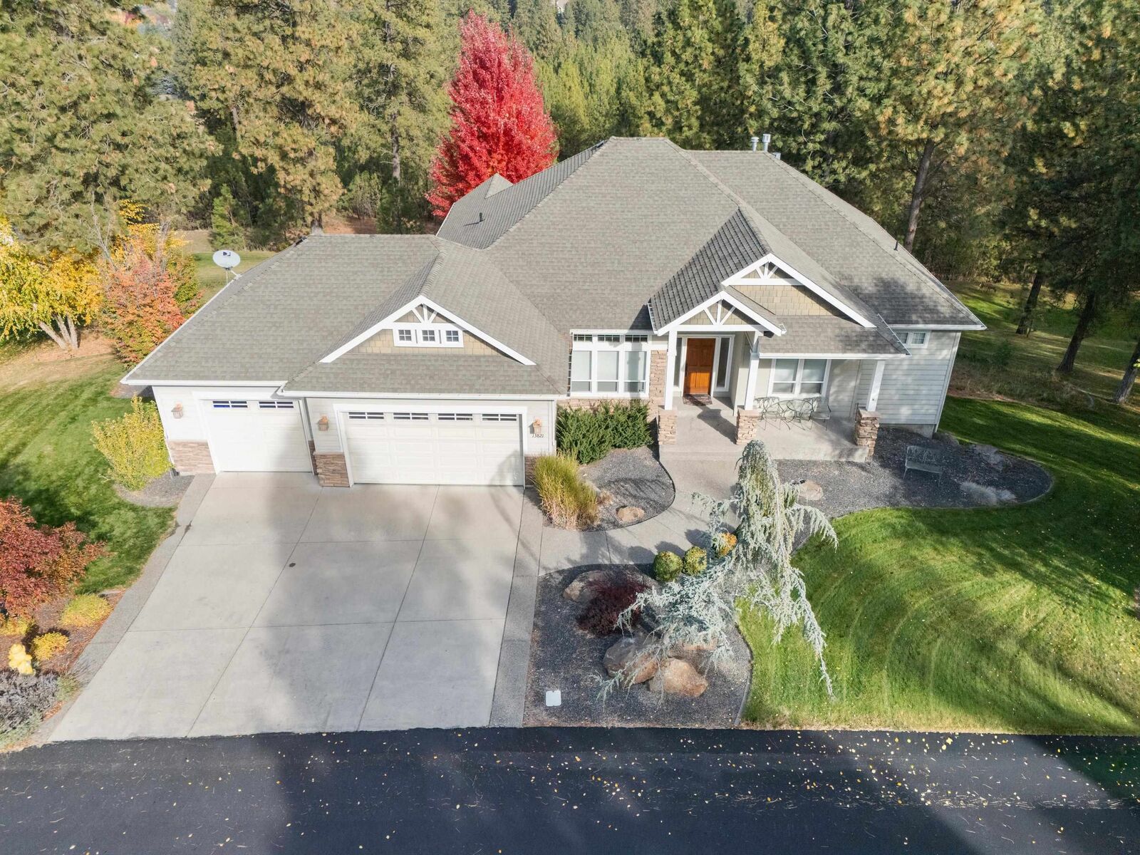 Property Photo:  13821 E Bellessa Ln  WA 99206 