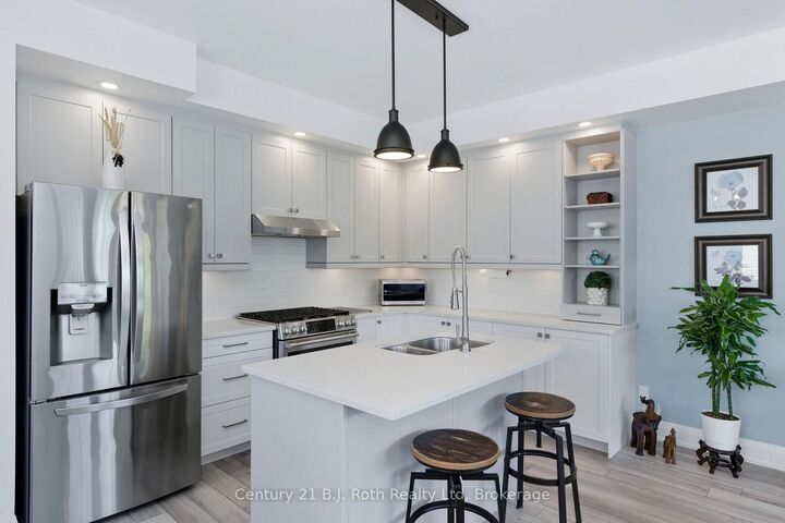 Property Photo:  67 Discovery Trail  ON L4K 0H5 