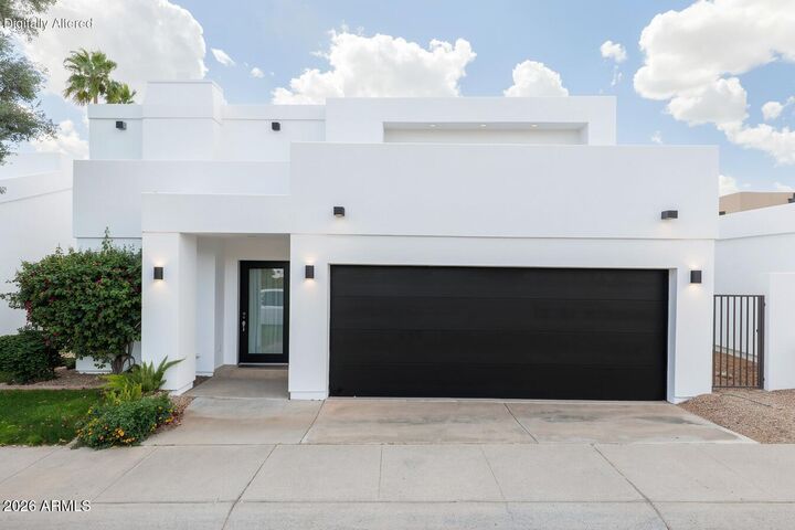 Property Photo:  3033 E Claremont Avenue  AZ 85016 