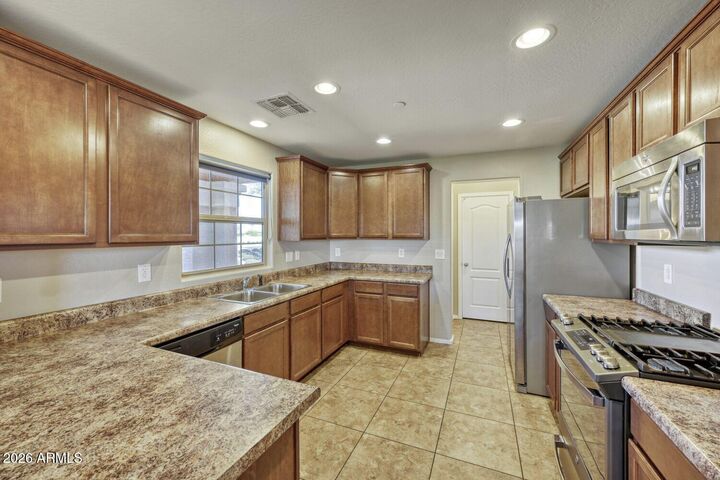 Property Photo:  2220 S Buckaroo Trail  AZ 85295 