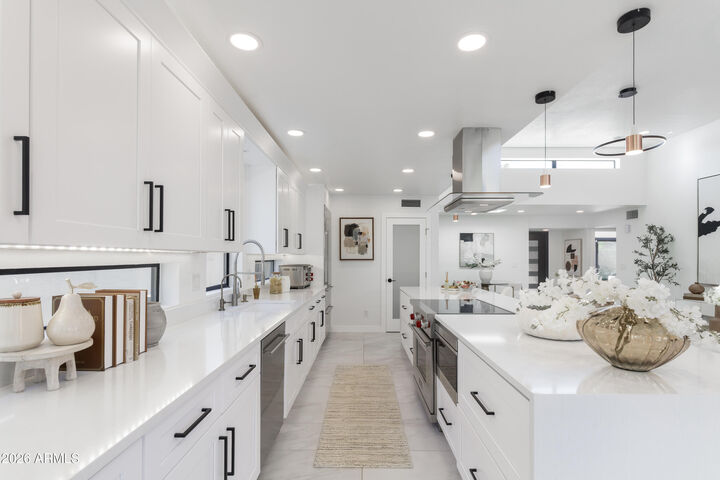 Property Photo:  3034 E Stella Lane  AZ 85016 