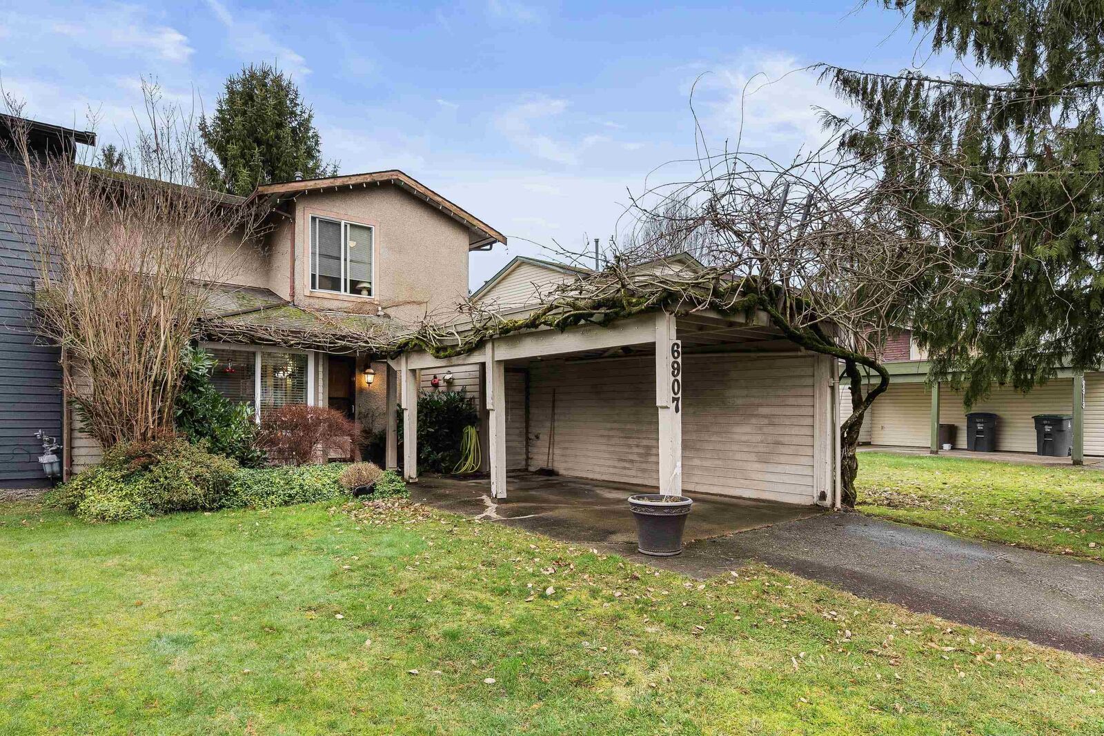 Property Photo: 6907 134A Street BC V3W 8G6