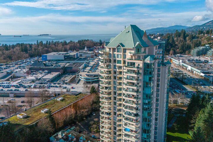 Property Photo: 338 Taylor Way 15B BC V7T 2Y1