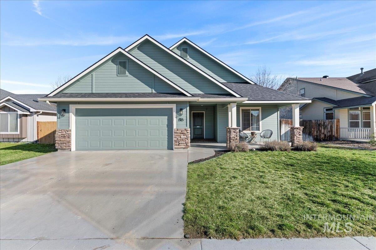 Property Photo:  816 Comanche Trail  ID 83617 