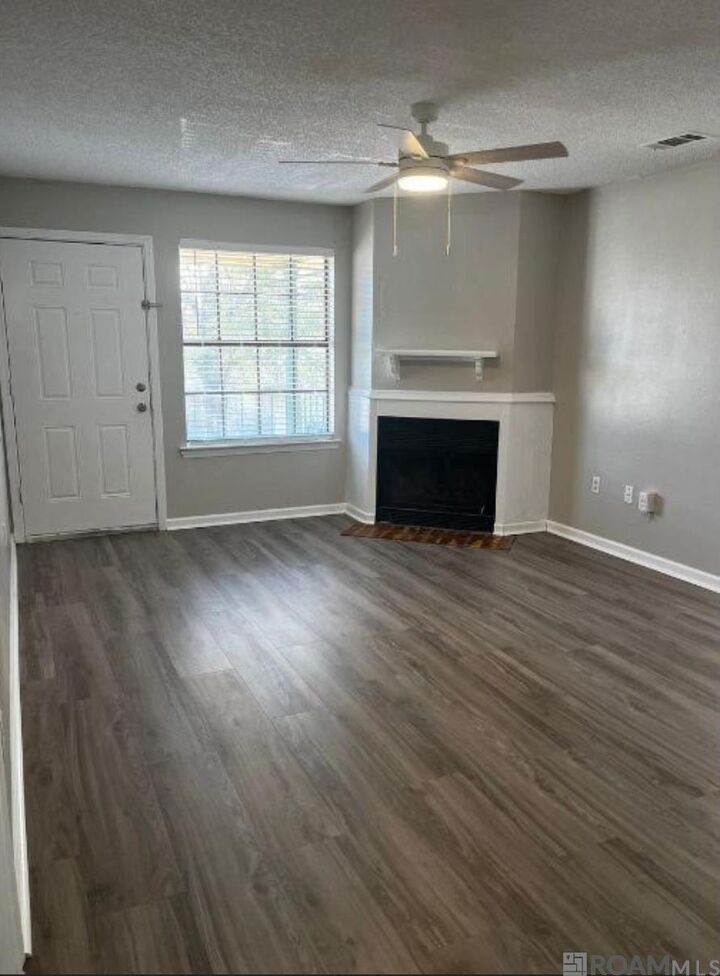 Property Photo: 3482 King Bradford Dr #D, B LA 70816