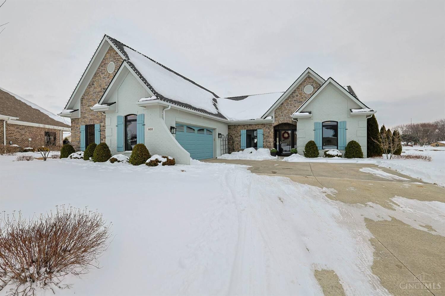 Property Photo:  802 Pebble Place  OH 45371 