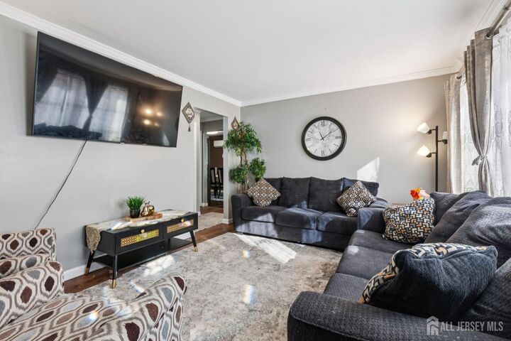 Property Photo:  41 Pinetree Drive  NJ 08859 