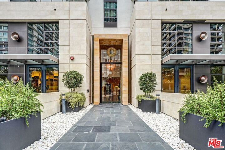 Property Photo:  10777 Wilshire Blvd  CA 90024 