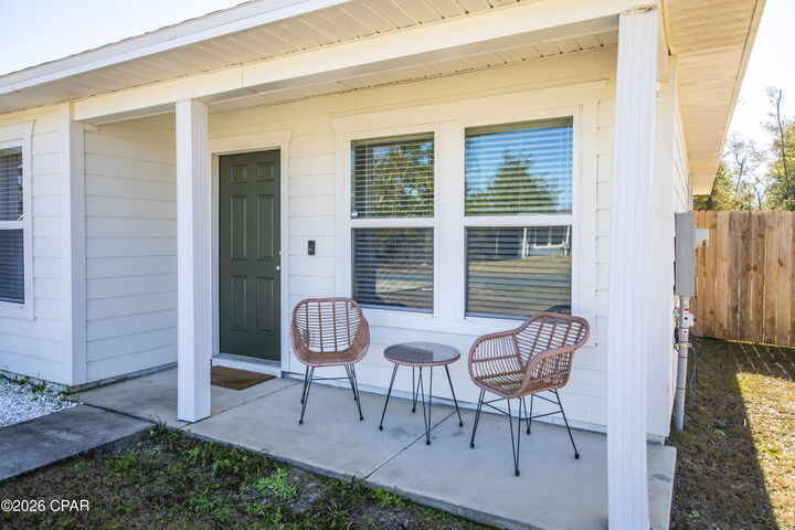 Property Photo:  4942 Oak Avenue  FL 32466 