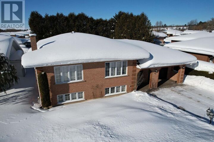 Property Photo:  113 Bitonti Cres  ON P6C 6B6 