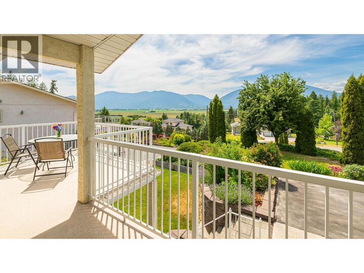 Property Photo:  1506 1st Avenue Northwest  BC V0B 1G6 