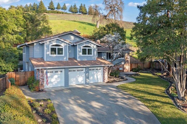 Property Photo: 61 Willowview Ct CA 94526