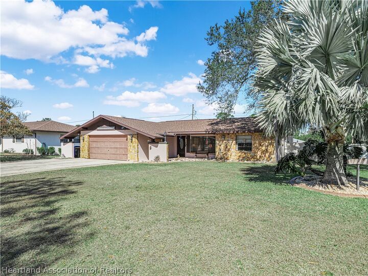 Property Photo:  201 Dove Avenue  FL 33870 