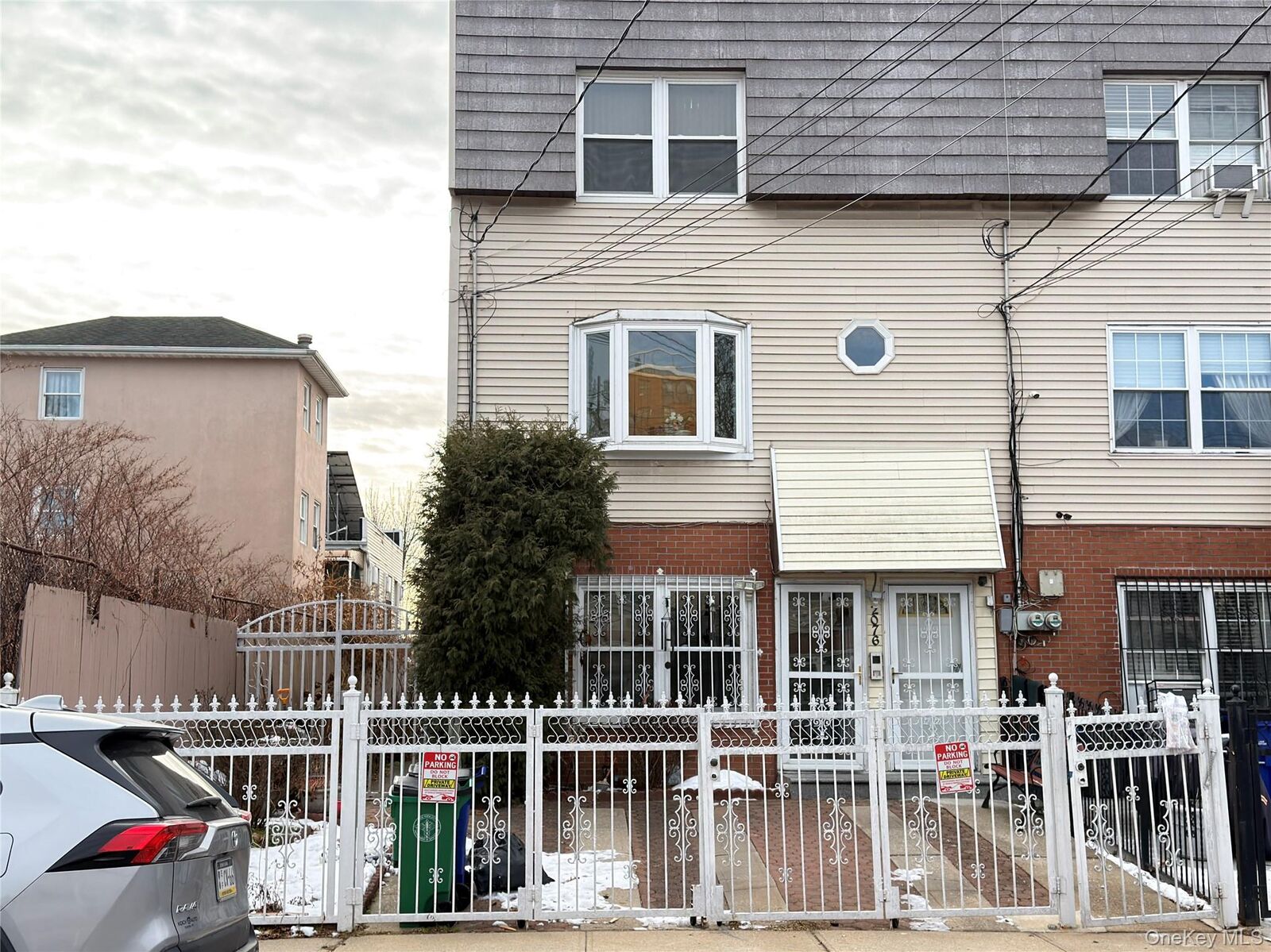 Property Photo:  2076 Caesar Place  NY 10473 