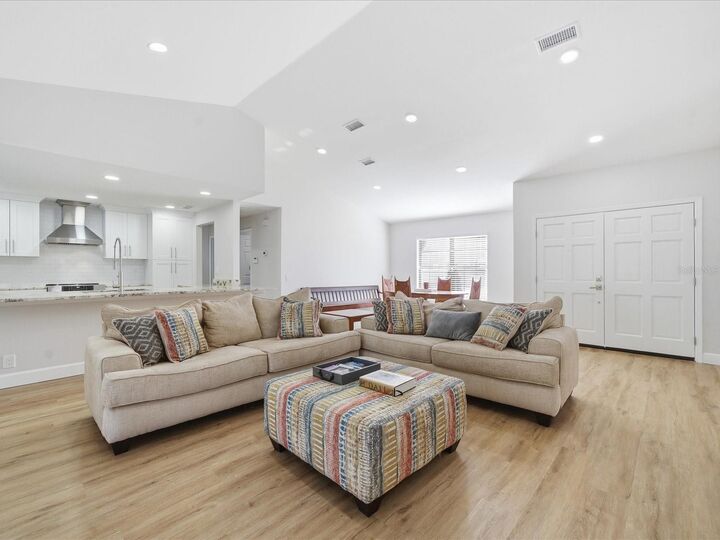 Property Photo: 4703 Orange Grove Way FL 34684