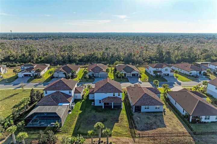 Property Photo: 13827 Green Hammock Place FL 34211