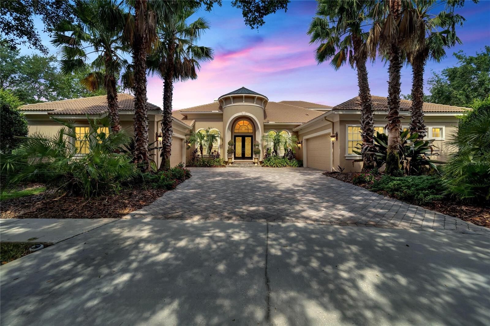 Property Photo: 15101 Kestrelglen Way FL 33547