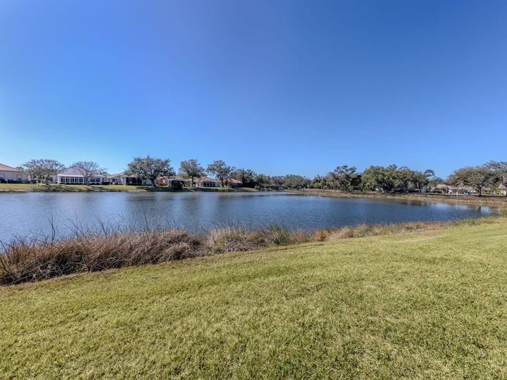 Property Photo:  733 Silk Oak Drive  FL 34293 