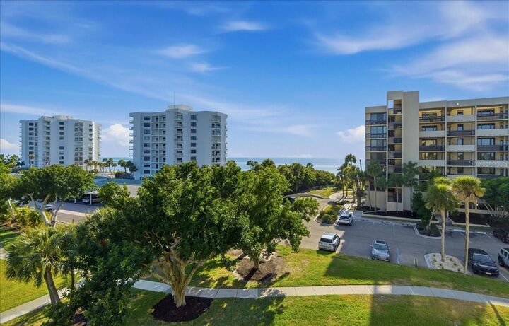 Property Photo: 1065 Gulf Of Mexico Drive 305 FL 34228