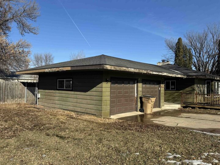 Property Photo: 1000 7th Ave NW ND 58703