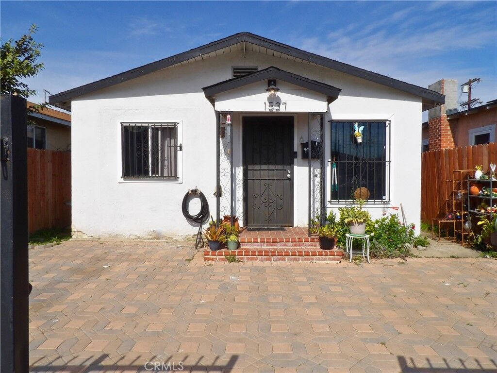 Property Photo:  1537 W 60th  CA 90047 