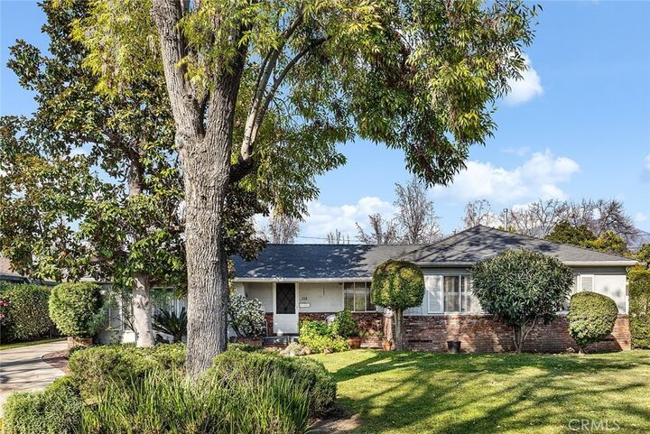 Property Photo:  315 E Las Flores  CA 91006 