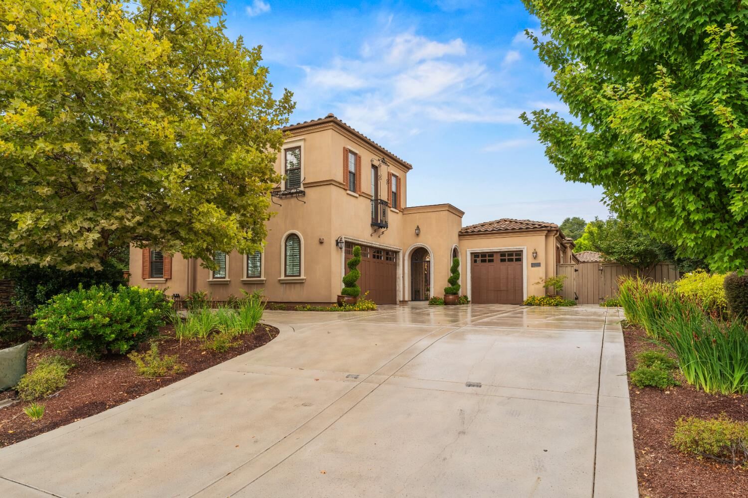 Property Photo:  4195 Great Oak Circle  CA 95746 