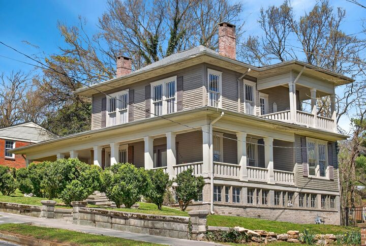 Property Photo:  702 Washington Ave  TN 38474 