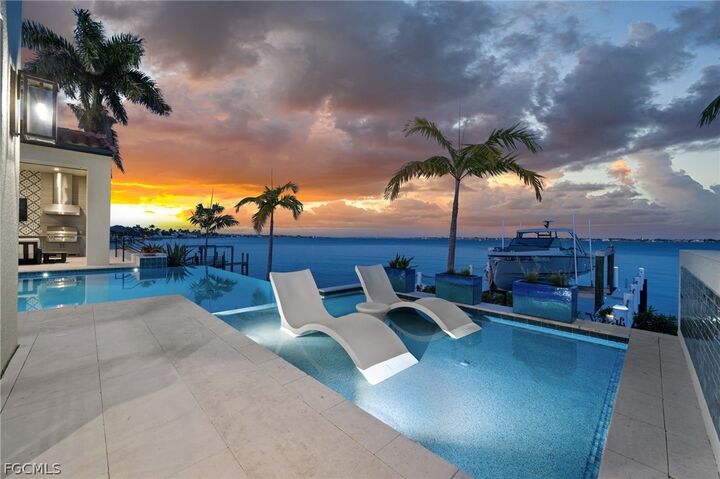 Property Photo:  5661 Riverside Drive  FL 33904 