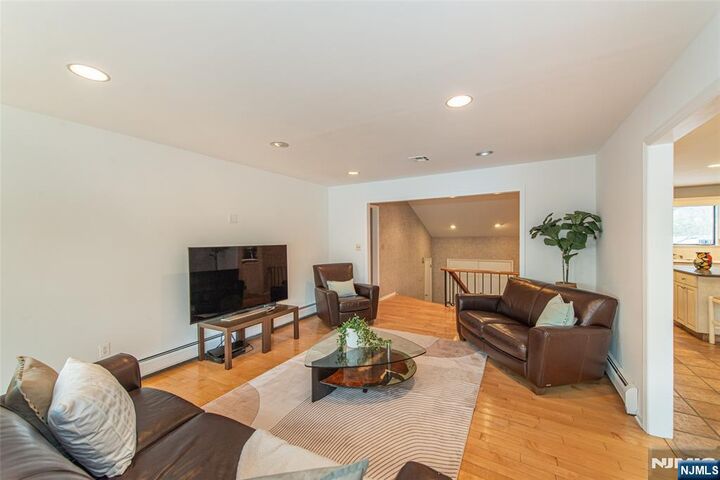 Property Photo:  36 Yellow Brick Road  NJ 07470 