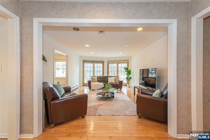 Property Photo:  36 Yellow Brick Road  NJ 07470 