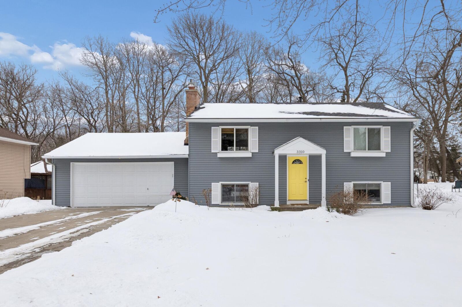 Property Photo:  3310 Urbandale Lane N  MN 55447 
