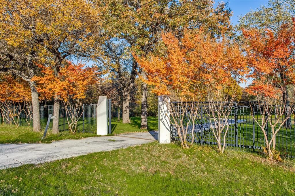 Property Photo: 1100 Simmons Road TX 75022