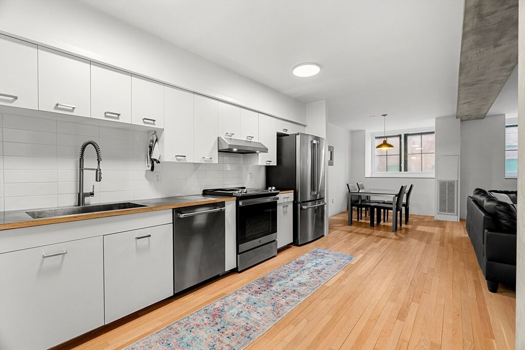 Property Photo:  200 Market Street 103  MA 01852 