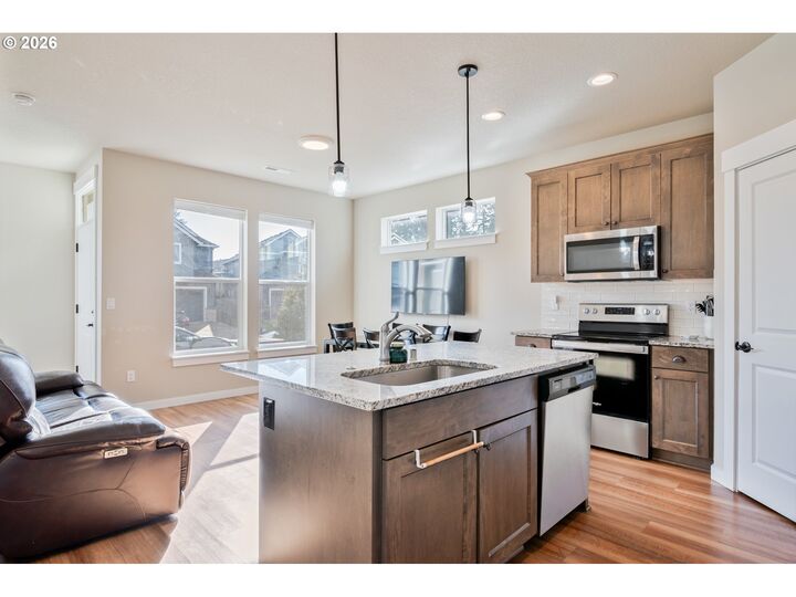 Property Photo:  7234 S Ridge Way  WA 98642 