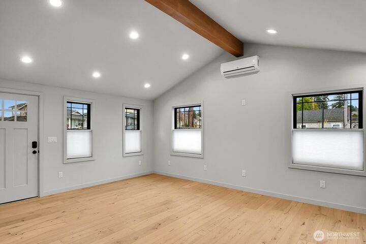 Property Photo: 304 Daley Street WA 98020