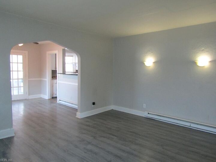 Property Photo: 873 Norview Ave VA 23513