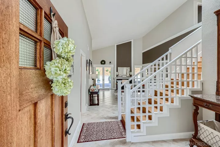 Property Photo:  10808 Valiente Court  CA 92124 