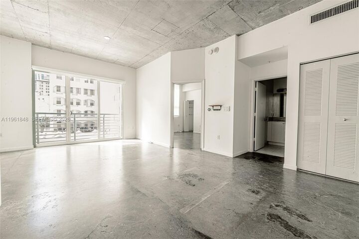 Property Photo: 133 NE 2 Av 308 FL 33132