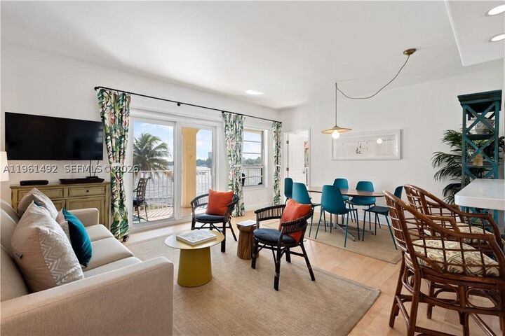 Property Photo: 341 N Birch Rd 209 FL 33304